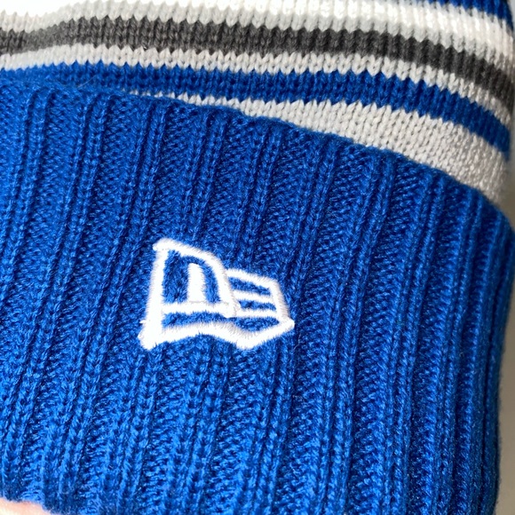 NFL New Era Indianapolis Colts Authentic Pom Beanie - Picture 5 of 11